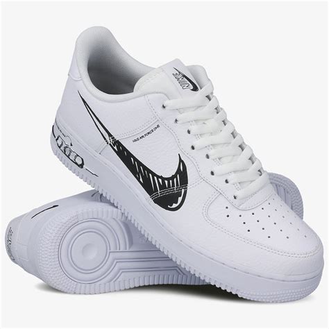 nike schuhe af1 weiß glänzendes logo|Weiße Nike Air Force 1 .